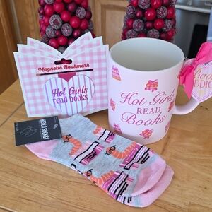 Hot Girls Book Bundle Mug Set